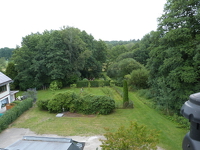 Helle Dachgeschosswohnung mit großem Gartenteil in direkter Nähe zum Naturschutzgebiet