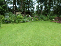 Helle Dachgeschosswohnung mit großem Gartenteil in direkter Nähe zum Naturschutzgebiet